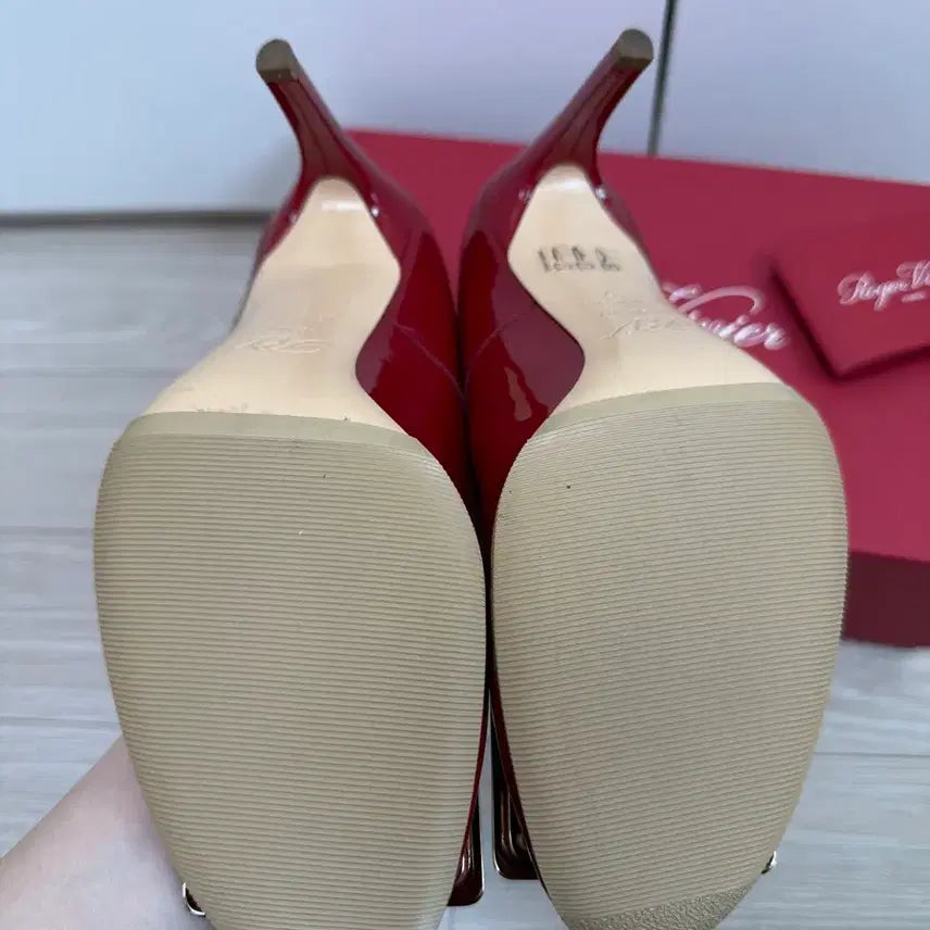 [BUNJANG] Roger Vivier Belle Vivier Red Buckle Pumps - Size 37 / 로저비비에 벨 비비에 레드 펌프스 슈즈37
