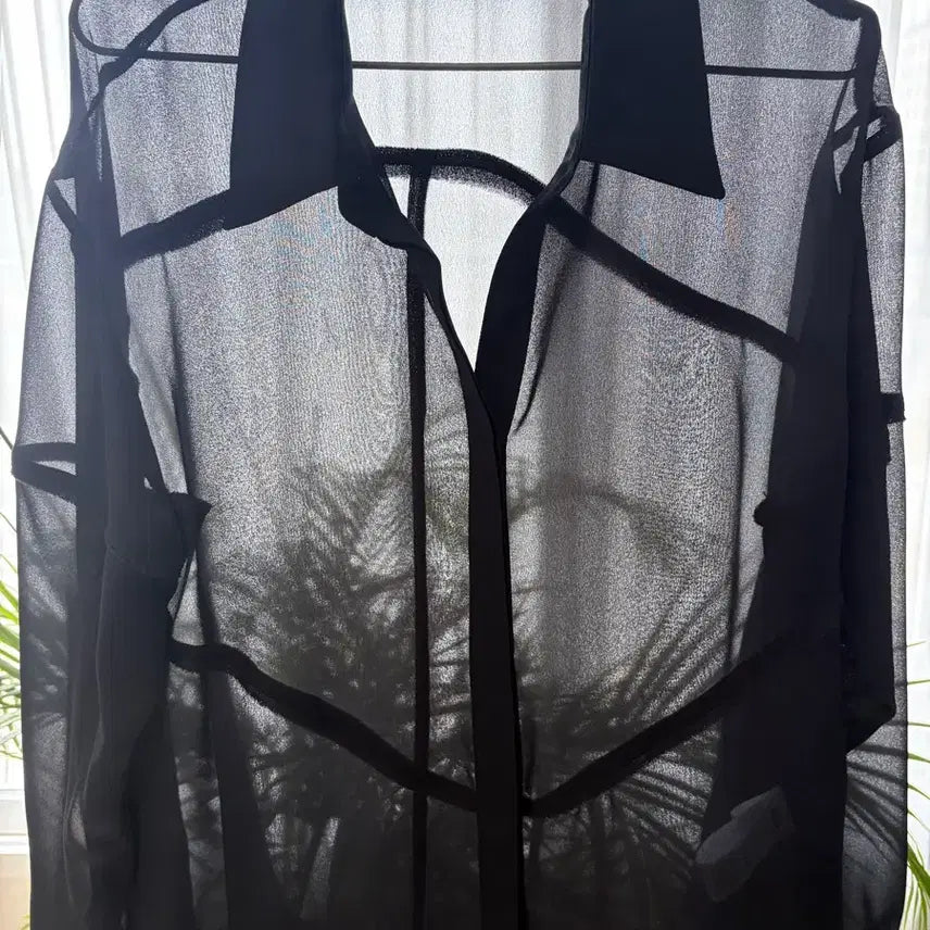 [SOLD OUT] 더일마 THEILMA 절개 패널 셔츠