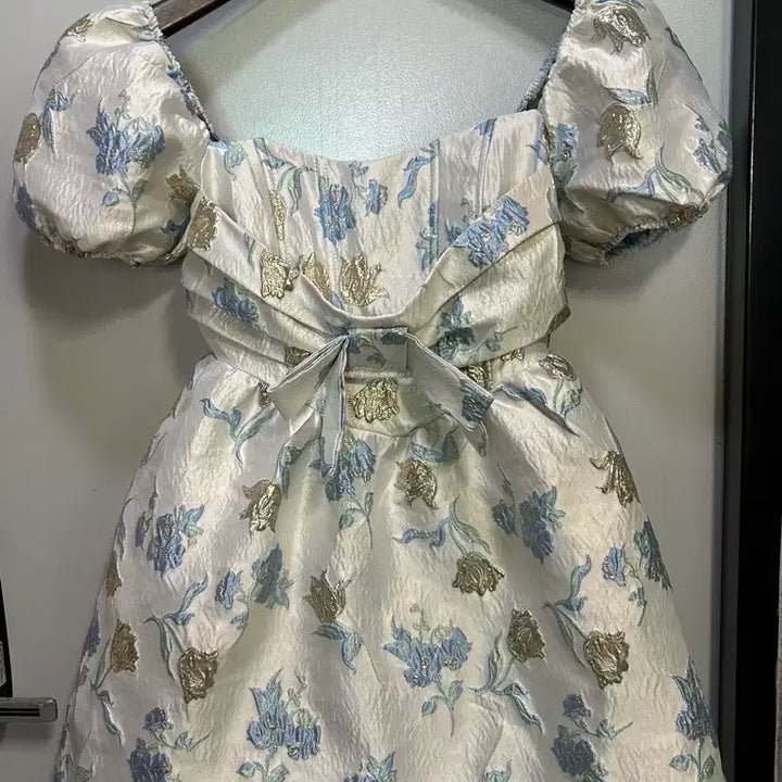 [BUNJANG] Floral Shirred Mini Dress / 플라워 셔링 미니 원피스