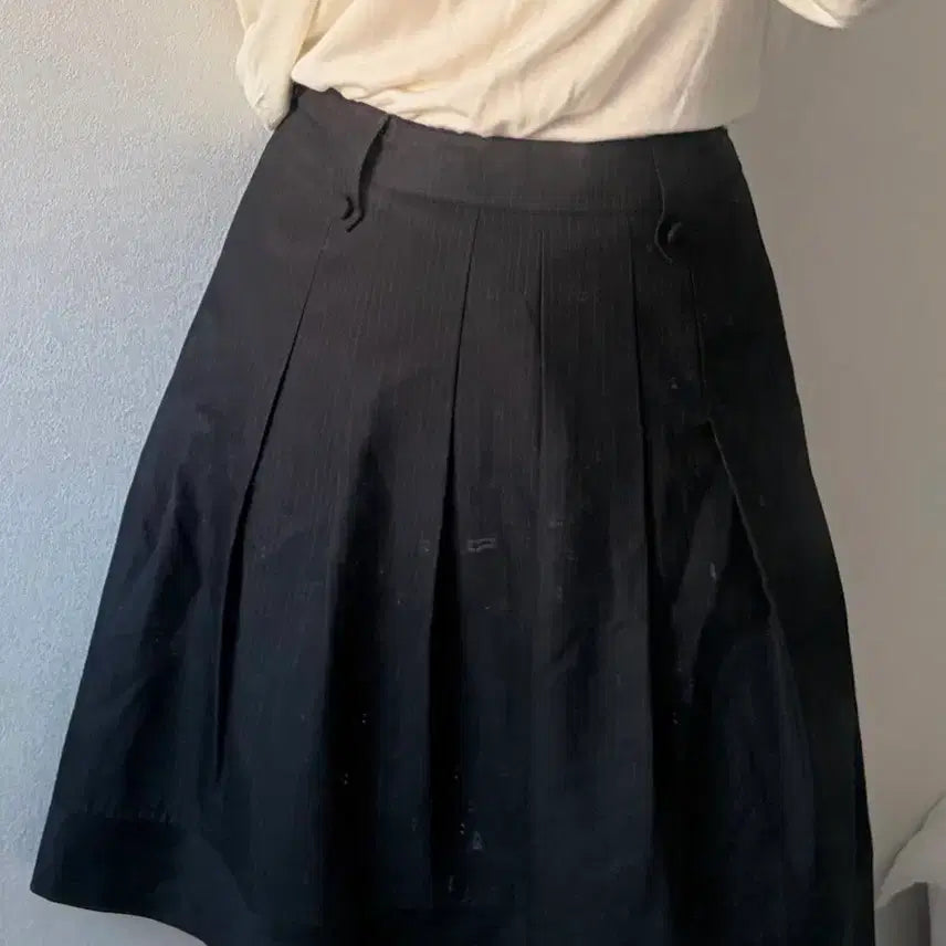 [BUNJANG] Pinstripe Pleated Midi Skirt / 스트라이프 플리츠 미디 스커트