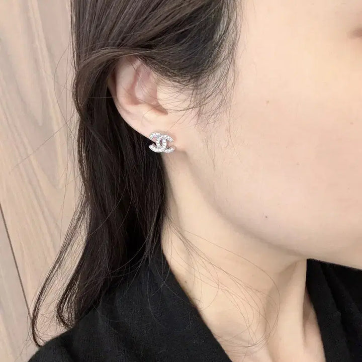 [BUNJANG] Chanel CC Logo Diamond Earrings / 샤넬 CC 로고   다이아몬드 귀걸이
