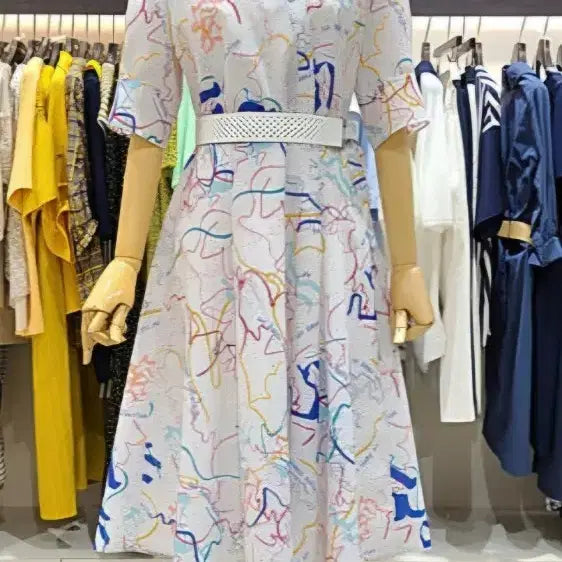 [SOLD OUT] 더아이잗 컬렉션 일러스트 플레어 원피스