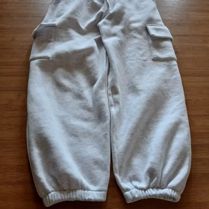 [BUNJANG] Ivory Cargo Jogger Training Pants / 아이보리 카고 조거 트레이닝 팬츠