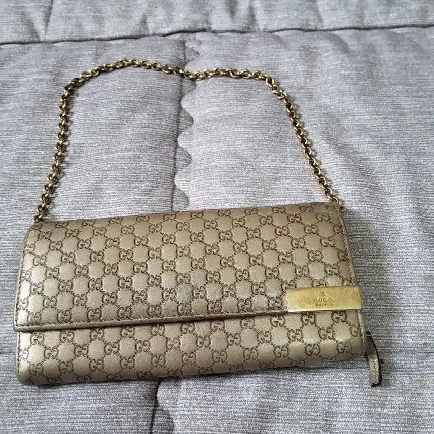 [BUNJANG] Gucci GG Logo Chain Wallet Clutch / 구찌 GG 로고 체인장 지갑 클러치