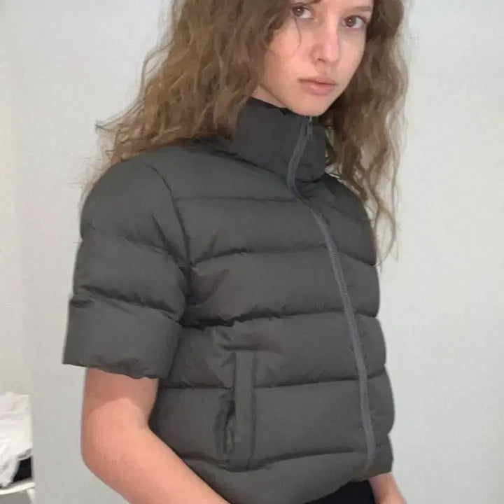 [BUNJANG] Smooth Mood Berliner Half Sleeve Puffer Jacket Dark Gray / 스무드무드  Berliner Half Sleeve Puffer Jacke