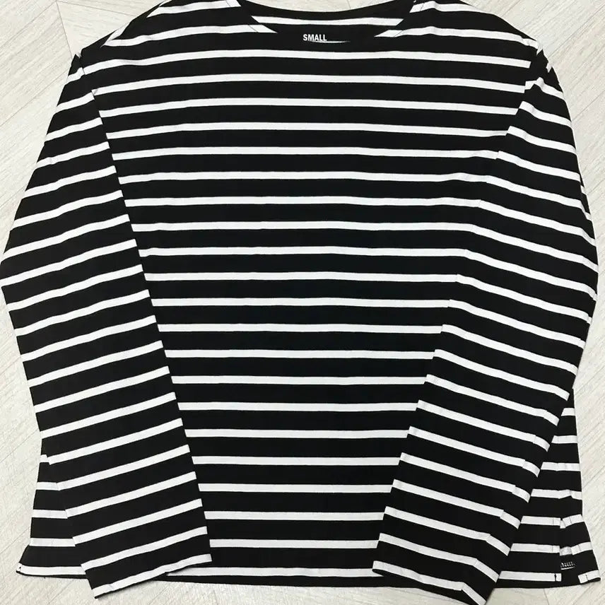 [SOLD OUT] 지오다노 스트라이프티