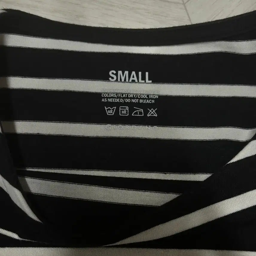 [SOLD OUT] 지오다노 스트라이프티