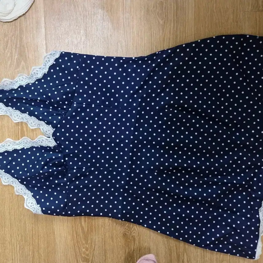 [SOLD OUT] 새상품 쉬인 도트 홀터낵 원피스 M사이즈
