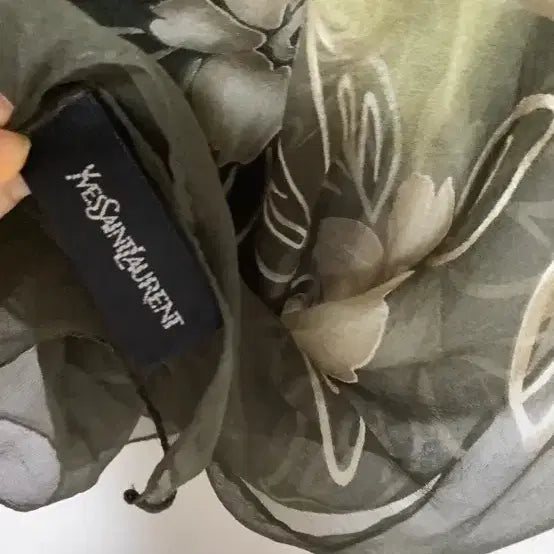 [BUNJANG] Yves Saint Laurent Silk Scarf / 명품 입생로랑 정품 하눌하늘 실크스카프