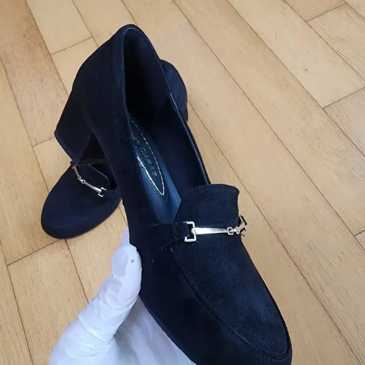 [SOLD OUT] 4cm 메탈장식 스웨이드 로퍼 245