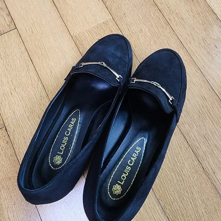 [SOLD OUT] 4cm 메탈장식 스웨이드 로퍼 245