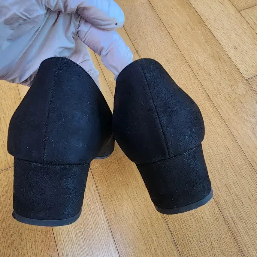 [SOLD OUT] 4cm 메탈장식 스웨이드 로퍼 245