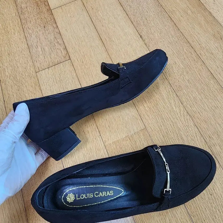 [SOLD OUT] 4cm 메탈장식 스웨이드 로퍼 245