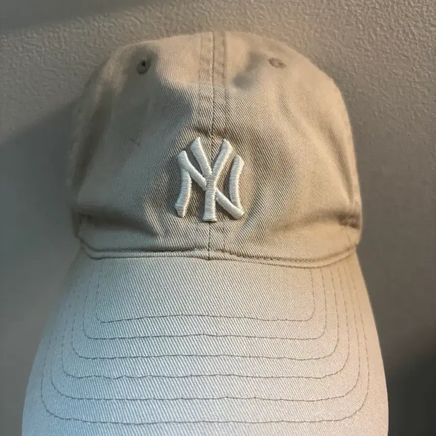 [SOLD OUT] MLB 루키 언스트럭쳐 볼캡 베이지 NY 모자