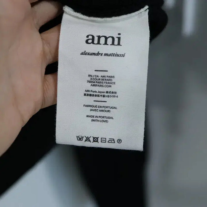 [BUNJANG] AMI Small Heart Black Wool Knit / 아미 스몰 하트 블랙 울 100 니트