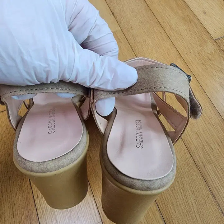 [SOLD OUT] 미착용) 6.5cm 여름 스트랩 통굽 샌들 250