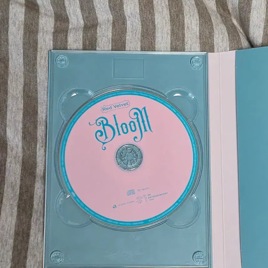 [SOLD OUT] 레드벨벳 Bloom 앨범 웬디 버전 판매합니다.