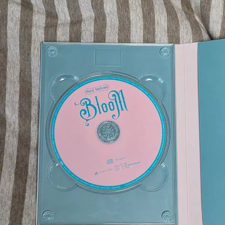 [SOLD OUT] 레드벨벳 Bloom 앨범 웬디 버전 판매합니다.