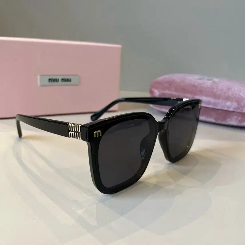 [BUNJANG] Miu Miu Black Sunglasses / 미우미우 블랙 선글라스