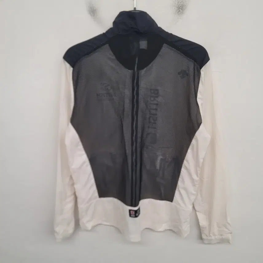 [SOLD OUT] [100/L] 데상트 트레이닝 집업 져지 (봄여름용)