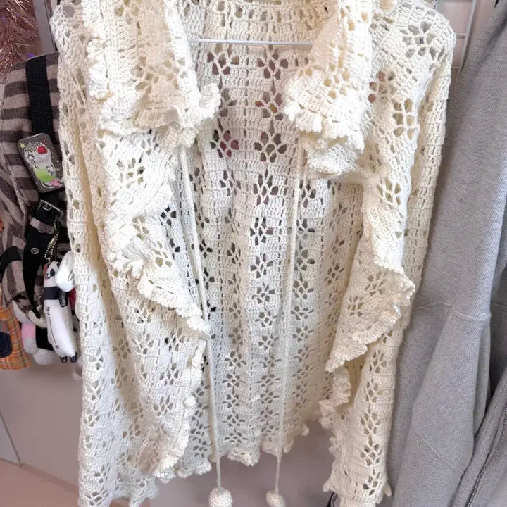 [BUNJANG] Ivory Crochet Lace Cape Cardigan with Pom Poms / 아이보리 크로셰 뜨개 레이스 케이프 가디건 망토 폼폼이