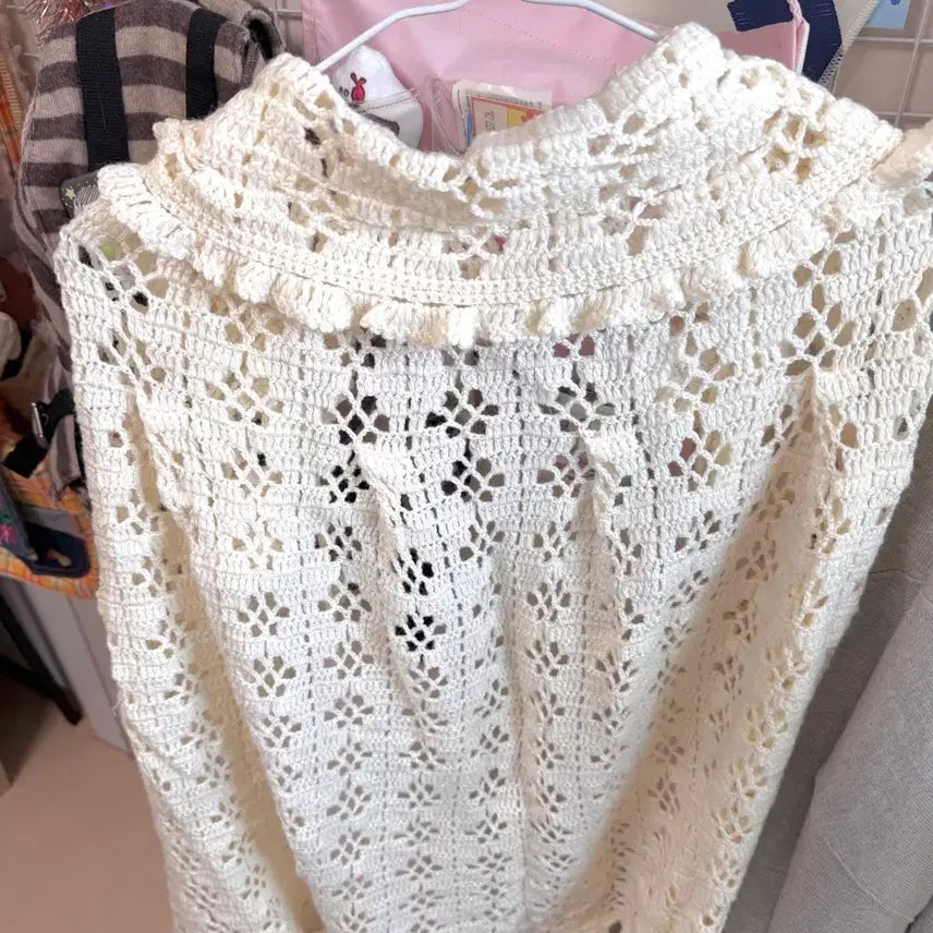 [BUNJANG] Ivory Crochet Lace Cape Cardigan with Pom Poms / 아이보리 크로셰 뜨개 레이스 케이프 가디건 망토 폼폼이