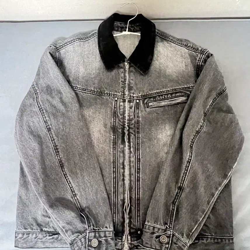 [BUNJANG] Oh Jung Kyu x Alice Contrast Zip-Up Work Jacket Washed Black / [오정규x알리스] 콘트라스트 집업 워크 자켓 워시드 블랙