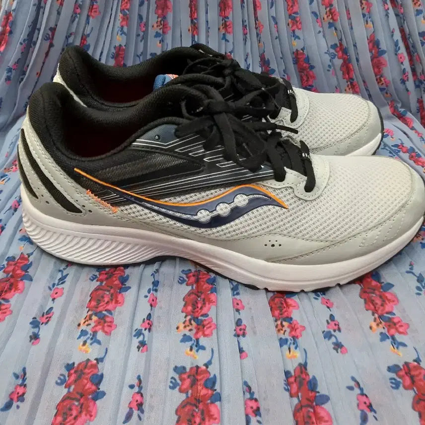 [SOLD OUT] Saucony 운동화 회색 러닝화 265mm