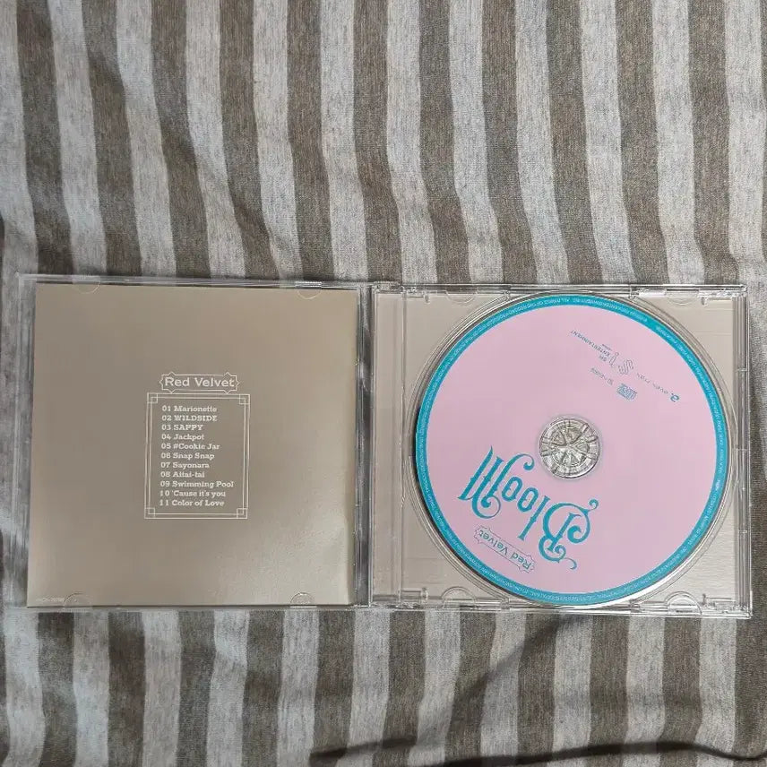 [SOLD OUT] 레드벨벳 Bloom CD 앨범 판매합니다.