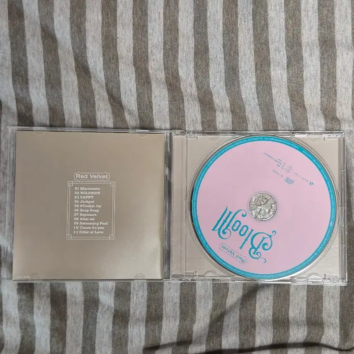 [SOLD OUT] 레드벨벳 Bloom CD 앨범 판매합니다.