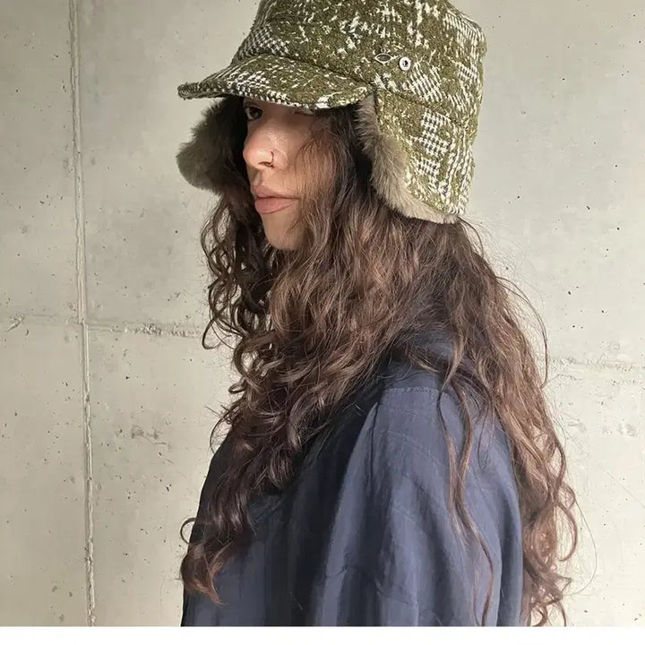 [BUNJANG] Mischief Tweed Trapper Hat / 미스치프 트위드 트래퍼햇 TWEED TRAPPER HAT