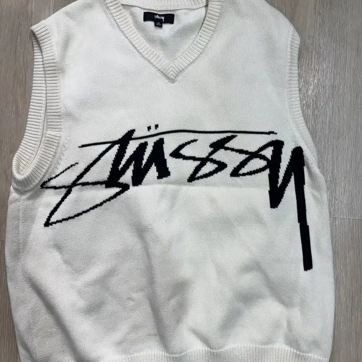 [SOLD OUT] 스투시 니트베스트