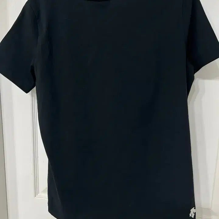 [SOLD OUT] 데상트 블랙 반팔 티셔츠 여90
