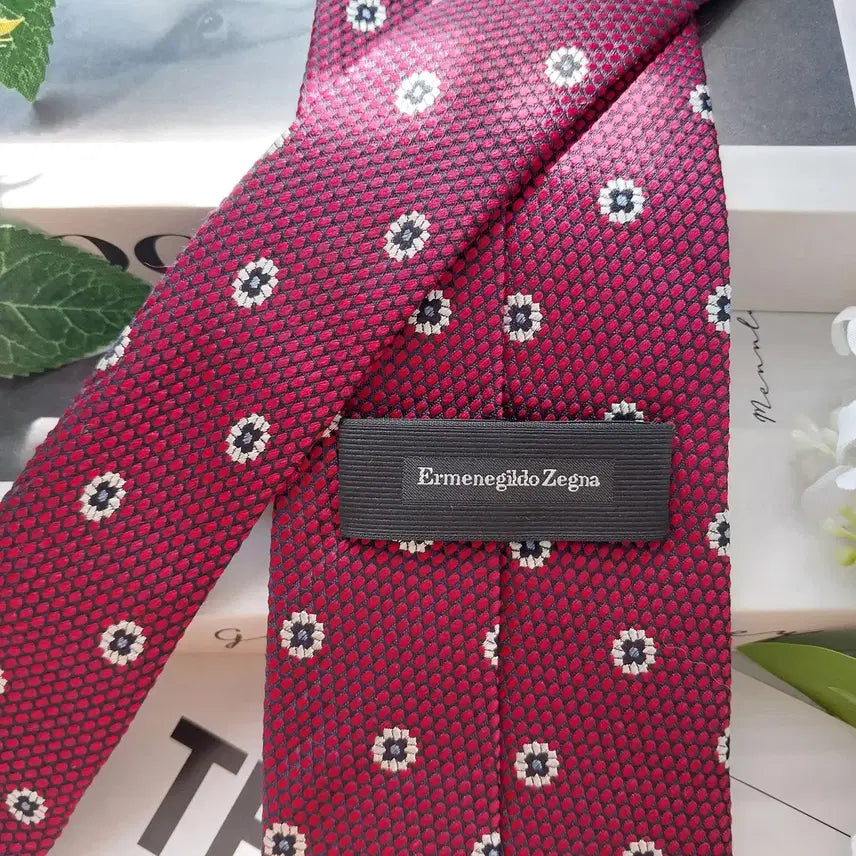 [BUNJANG] Ermenegildo Zegna Red Floral Jacquard Silk Tie / 제냐 실크 레드 플라워 자카드 넥타이 8.9cm A+등급 K2500