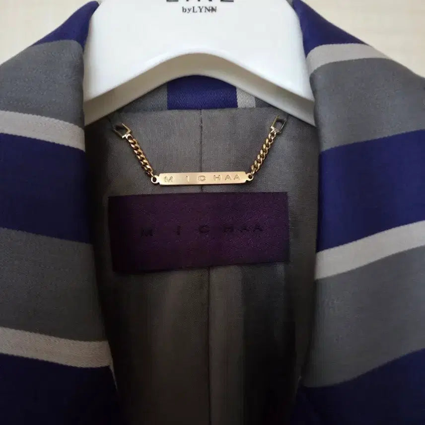 [BUNJANG] Misha Striped Emblem Jacket (Size 55) / 미샤 스트라이프 엠블럼 자켓 55