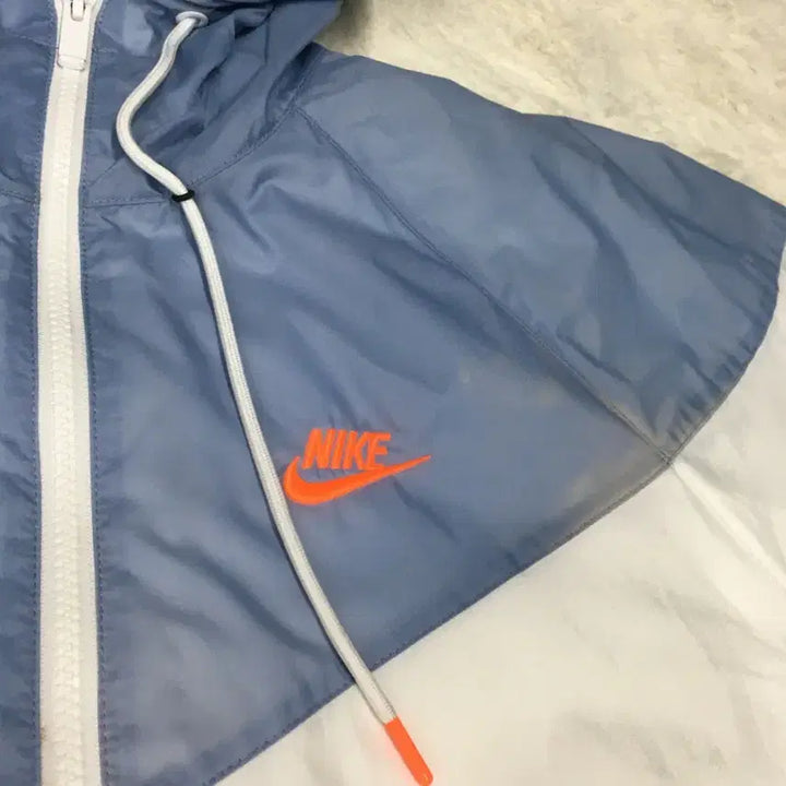 [SOLD OUT] 나이키 윈드러너 DD16