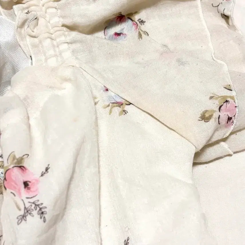 [SOLD OUT] 레스트로즈 플라워 리본 블라우스 로걀탑 모리걸 히메갸루 페어리
