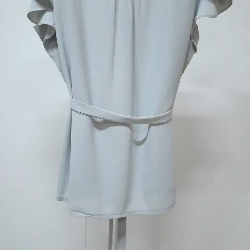 [SOLD OUT] 새상품 러플 블라우스 연그레이