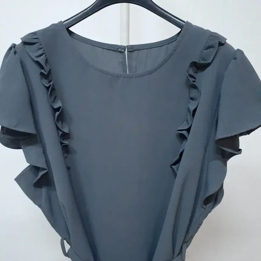 [SOLD OUT] 새상품 러플  블라우스 그레이