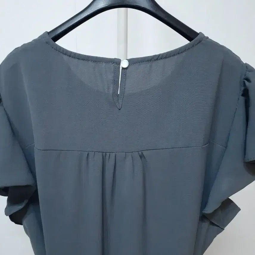 [SOLD OUT] 새상품 러플  블라우스 그레이