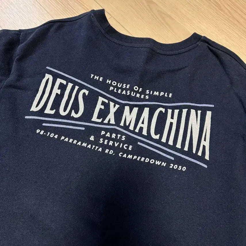 [BUNJANG] Deus Ex Machina Avenue Crew Sweatshirt Navy / 데우스 에비뉴크루 네이비 맨투맨