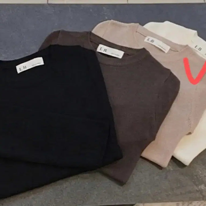[BUNJANG] LB Beige Round Neck 5-part Knit Top / LB 라운드넥 5부 니트 수입의류 베이지 샤샤엘르