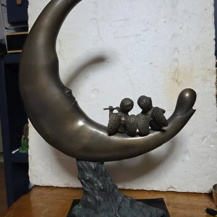 [BUNJANG] Moon and Angel Bronze Sculpture / 달과 천사 브론즈 조각상 장식품