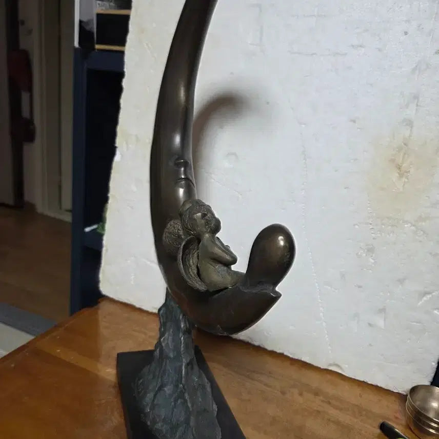 [BUNJANG] Moon and Angel Bronze Sculpture / 달과 천사 브론즈 조각상 장식품