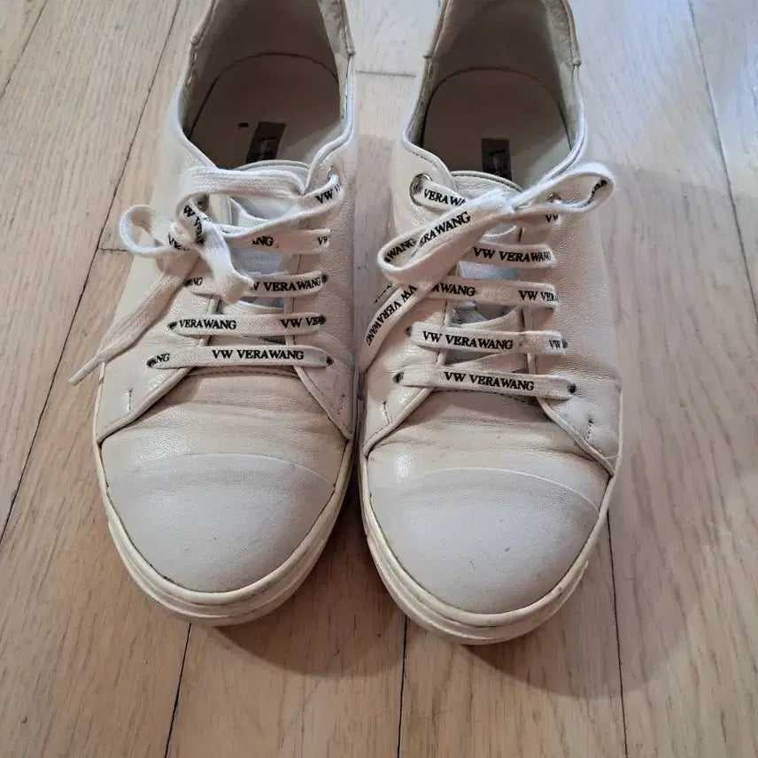[BUNJANG] Vera Wang Ivory Leather Sneakers / 베라왕 아이보리 스니커즈 운동화