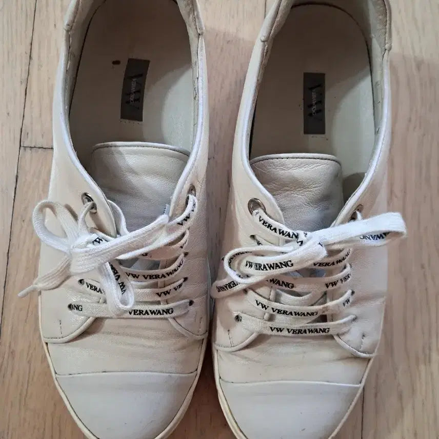[BUNJANG] Vera Wang Ivory Leather Sneakers / 베라왕 아이보리 스니커즈 운동화