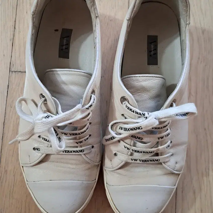[BUNJANG] Vera Wang Ivory Leather Sneakers / 베라왕 아이보리 스니커즈 운동화