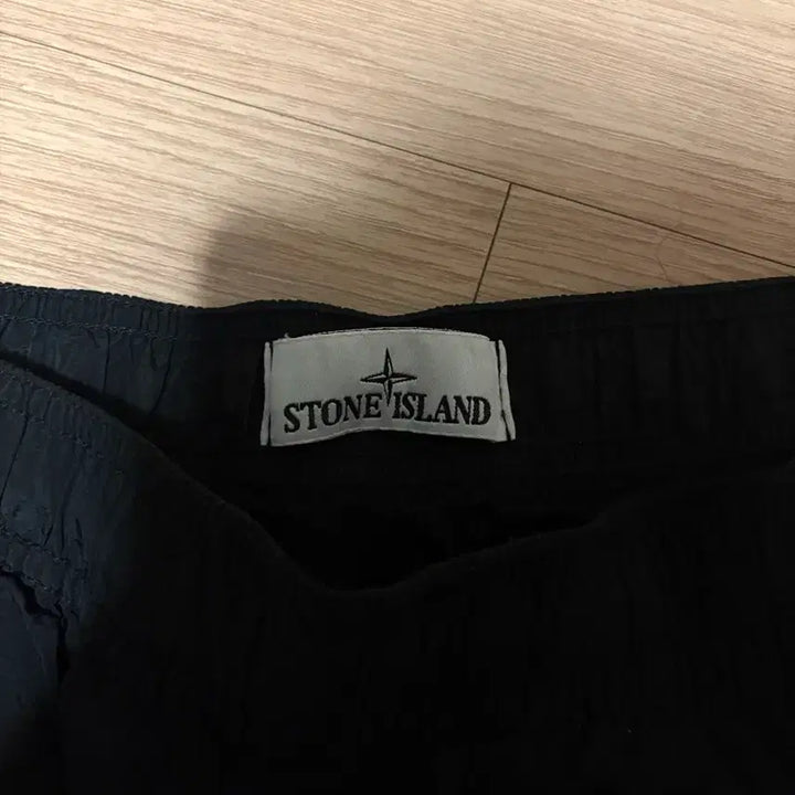 [BUNJANG] Stone Island Nylon Metal Shorts / [M] 스톤아일랜드 나일론메탈 블랙 반바지
