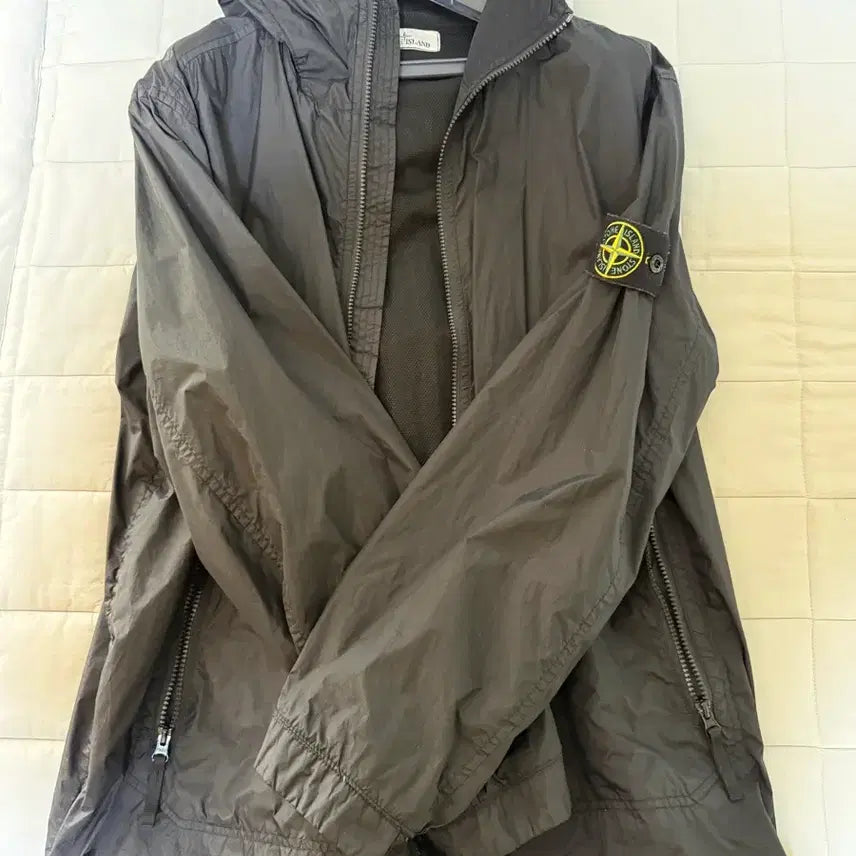 [BUNJANG] Stone Island Crinkle Reps Hooded Jacket XL / 스톤아일랜드 크링클랩스 바람막이 xl