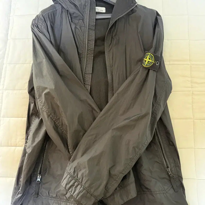 [BUNJANG] Stone Island Crinkle Reps Hooded Jacket XL / 스톤아일랜드 크링클랩스 바람막이 xl